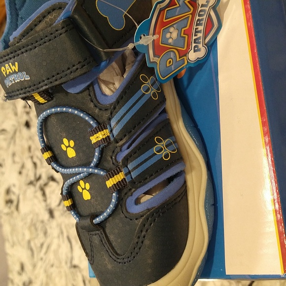 *NEW IN BOX* Paw Patrol Shoes by Nickelodeon with blue flashing lights, size 11 - Picture 5 of 13